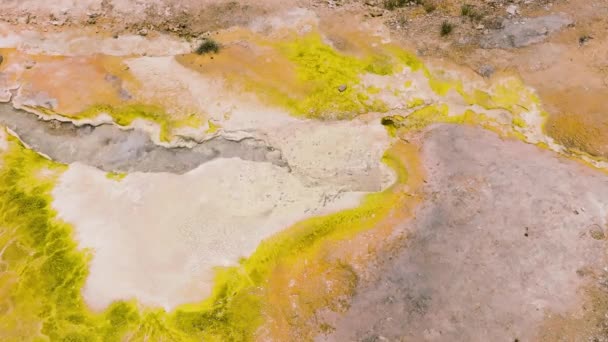 Vroucí Geotermální Horké Prameny Pokryté Zpomaleném Pohybu Sírou Vulkanickou Aktivitou — Stock video