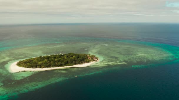 Bela Praia Ilha Tropical Cercada Por Recifes Coral Vista Superior — Vídeo de Stock