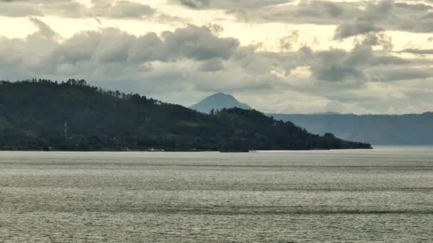 Der Toba See Auf Der Insel Sumatra Bei Sonnenuntergang Von — Stockvideo