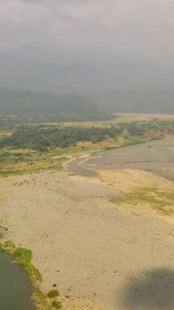 Mělká Řeka Horském Údolí Během Období Sucha Luzon Filipíny Svislé — Stock video
