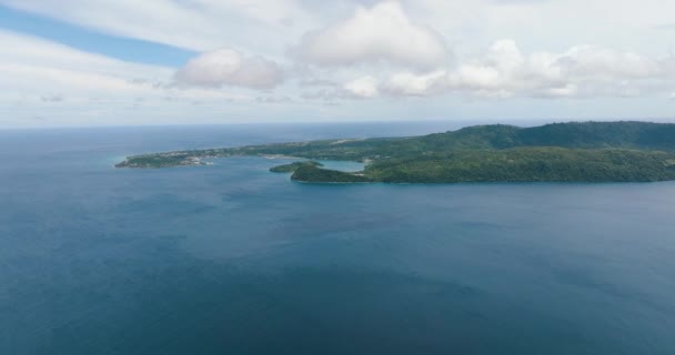 熱帯の島々と海の景色のトップビュー ああ島だ インドネシア — ストック動画