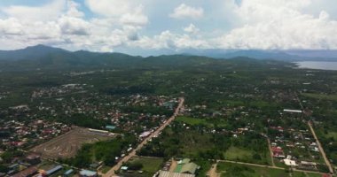 Palawan adasındaki Puerto Princesa şehrinin hava manzarası. Filipinler.