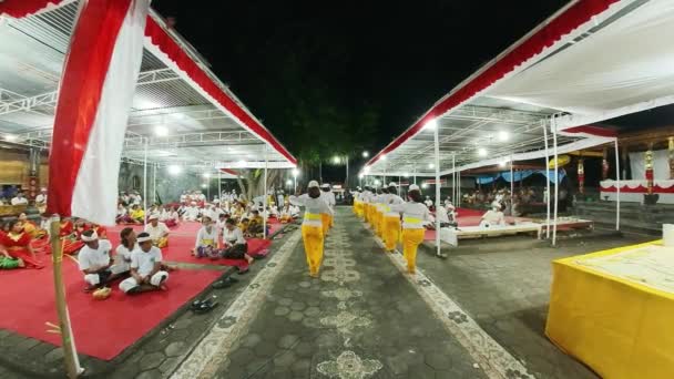 Bali Sep 2022 Religiös Ceremoni Ett Tempel Med Kvinnor Som — Stockvideo