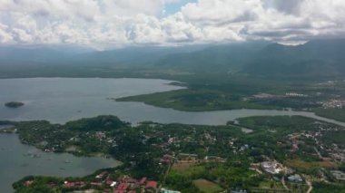 Palawan Adası 'ndaki Puerto Princesa şehrinin en iyi manzarası. Filipinler.