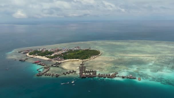Αεροσκάφος Του Τροπικού Νησιού Mabul Μια Όμορφη Παραλία Και Κοραλλιογενή — Αρχείο Βίντεο