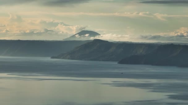 Drone Aereo Del Lago Vulcanico Toba Monte Sinabung Sumatra Indonesia — Video Stock