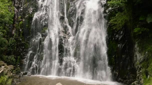 Prachtige Waterval Groen Bos Slow Motion Efrata Falls Bergjungle Sumatra — Stockvideo