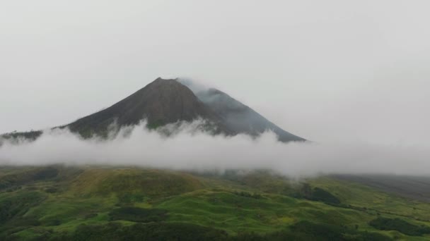 Widok Lotu Ptaka Aktywnego Wulkanu Sinabung Chmurami Dymem Sumatra Indonezja — Wideo stockowe