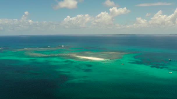 Deniz Manzaralı Deniz Üzerinde Bulutlar Adalar Hava Manzaralı Mavi Gökyüzü — Stok video