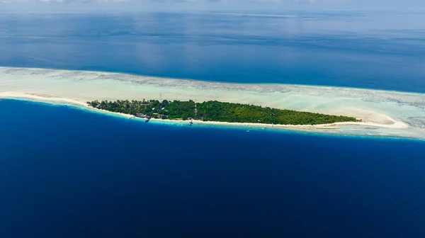 Dron Aéreo Atolón Isla Tropical Mataking Con Playa Parque Marino — Foto de Stock