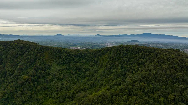 Berastagi Città Tra Montagne Terreni Agricoli Una Valle Montagna Sumatra — Foto Stock