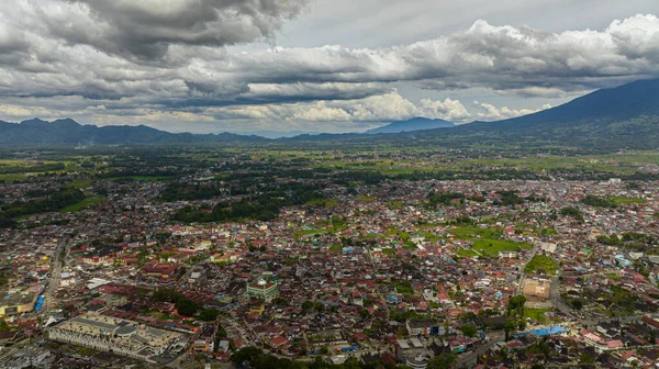 布吉廷基是一个人口稠密的城市 是一个受欢迎的旅游胜地 苏门答腊印度尼西亚 — 图库照片