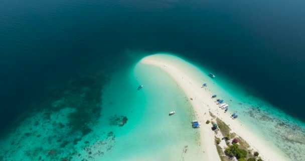 Widok Piękną Wyspę Sybuan Plażą Atolem Koralowym Tun Sakaran Marine — Wideo stockowe