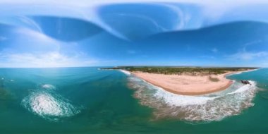 Deniz Burnu 'nun güzel plajlı hava aracı. Sri Lanka, Wisky point. 360 panorama VR.