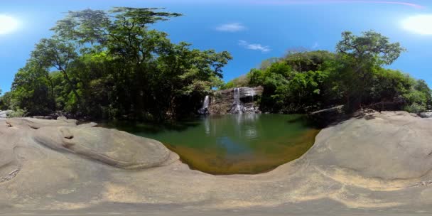 Gyönyörű Vízesés Zöld Erdőben Sera Ella Vízesés Srí Lanka 360 — Stock videók