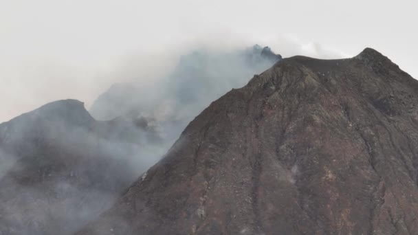 Sinabung Vulkaan Hellingen Uitbarsting Sumatra Indonesië — Stockvideo