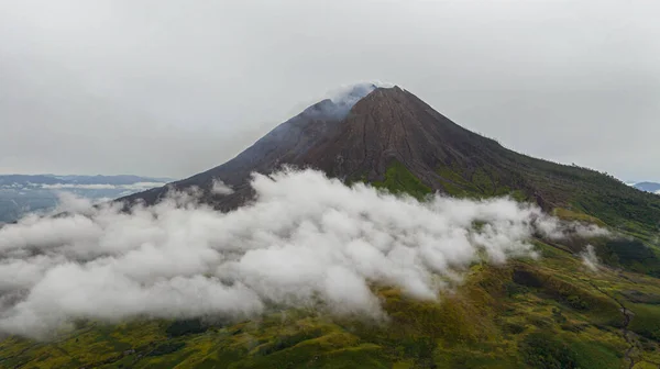Volcan Actif Sinabung Avec Nuages Fumée Sumatra Indonésie — Photo