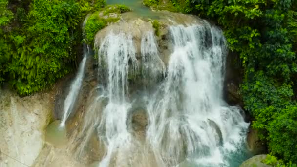 Vista Aérea Cachoeiras Lusno Desfiladeiro Montanha Selva Tropical Filipinas Cebu — Vídeo de Stock
