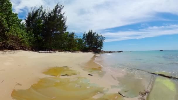 Zandstrand Een Tropisch Eiland Borneo Maleisië Tindakon Dazang Beach — Stockvideo