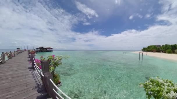 Θαλάσσιο Τοπίο Τροπική Παραλία Και Γαλάζιο Ωκεανό Μαλαισία Νησί Πομπόμ — Αρχείο Βίντεο