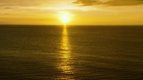 Widok Powietrza Kolorowy Zachód Słońca Nad Oceanem Tropikach Przylądek Morski — Wideo stockowe