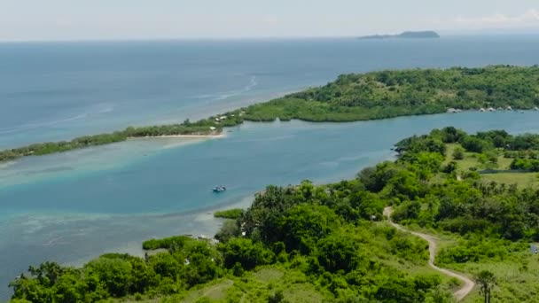 Tropické Ostrovní Pobřeží Modré Moře Oceán Modrá Obloha Želví Ostrovy — Stock video
