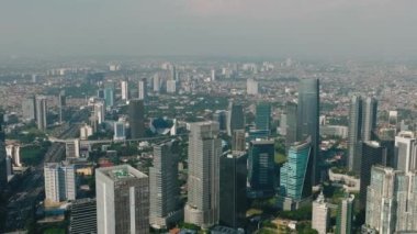 Jakarta, Endonezya - 11 Ekim 2022: Jakarta manzaralı gökdelenler ve modern binalar.