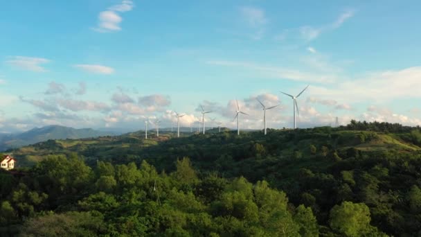 Panorama Med Vindkraftverk Som Alstrar Elektricitet Från Ovan Vindkraftverk Filippinerna — Stockvideo