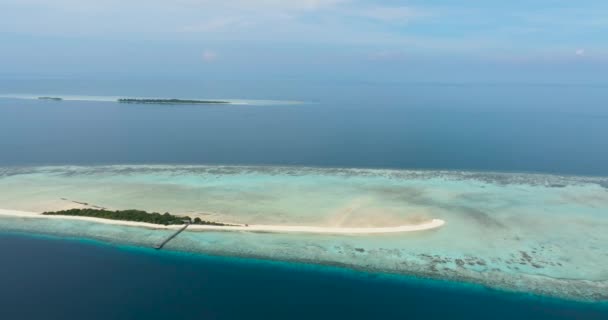 Widok Lotu Ptaka Tropikalnej Wyspy Atol Rafę Koralową Wysepka Timba — Wideo stockowe