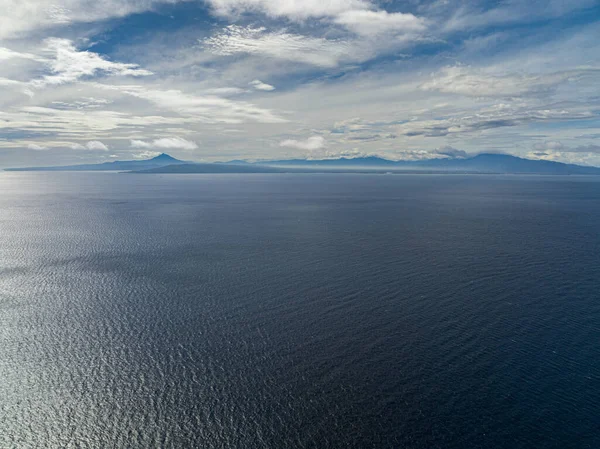 Vista Aérea Del Mar Azul Con Isla Cielo Azul Con — Foto de Stock