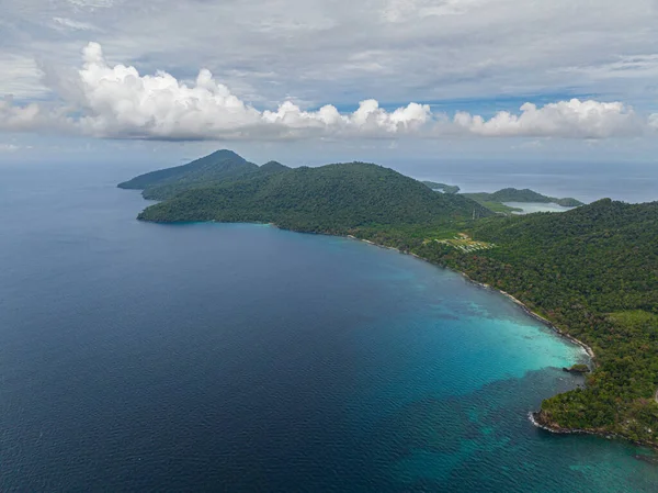Vista Superior Costa Ilha Weh Com Baías Lagoas Paisagem Tropical — Fotografia de Stock