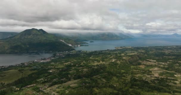 Blick Von Oben Auf Das Ackerland Auf Der Insel Samosir — Stockvideo