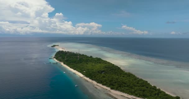 Vista Aérea Praia Areia Uma Ilha Tropical Combinar Ilhotas Parque — Vídeo de Stock