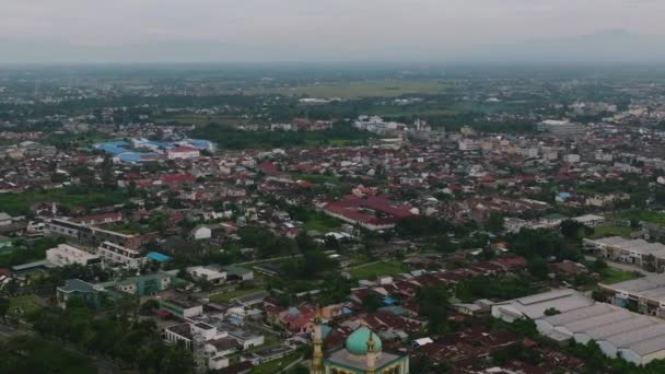 Luchtfoto Van Medan Hoofdstad Grootste Stad Van Indonesische Provincie Noord — Stockvideo