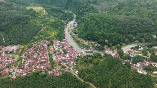 Bukit Lawang Een Populaire Toeristische Bestemming Gelegen Het Regenwoud Sumatra — Stockvideo