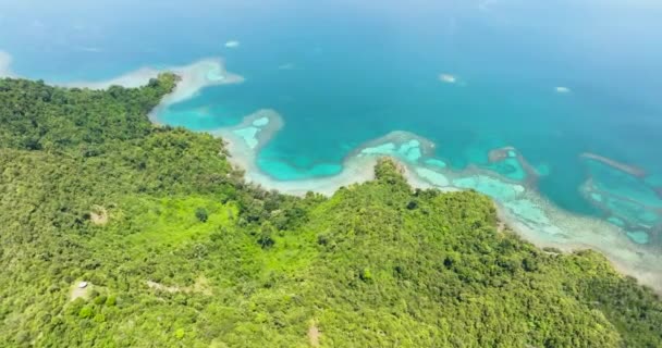 俯瞰热带海湾和碧绿海水的泻湖 Borneo Sabah Malaysia — 图库视频影像