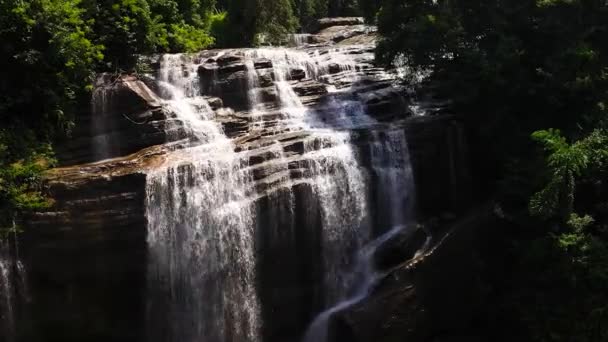 Cascata Nella Giungla Tropicale Montagna Olu Ella Falls Sri Lanka — Video Stock
