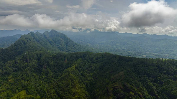 Montañas Verdes Colinas Sumatra Pendientes Montañas Con Vegetación Perenne Países — Foto de Stock
