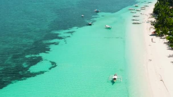 Praia Bonita Água Azul Turquesa Nos Trópicos Ilha Bantayan Filipinas — Vídeo de Stock
