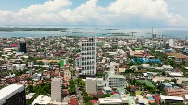 Panorama Cebu Stad Med Höga Byggnader Cebu Cordova Link Expressway — Stockvideo