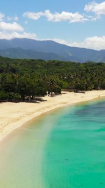 Tropik plaj manzarası. Pagudpud, Ilocos Norte Filipinleri