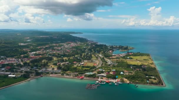 Αεροφωτογραφία Της Πόλης Kudat Βρίσκεται Στο Νησί Του Βόρνεο Στην — Αρχείο Βίντεο