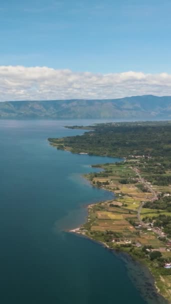 Samosir Hava Aracı Toba Gölü Manzaralı Büyük Bir Volkanik Adadır — Stok video