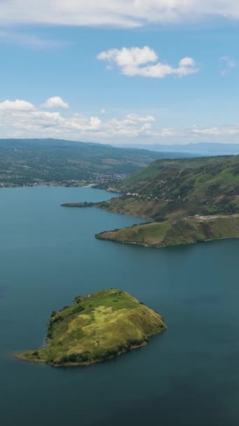 Toba Gölü Nün Hava Aracı Barisan Dağları Nın Kuzey Kesimindedir — Stok video