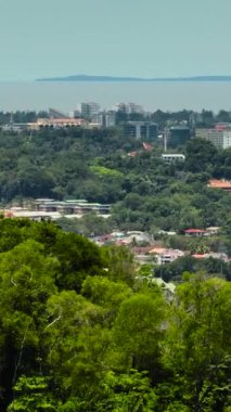 Kota Kinabalu, Sabah eyaletinin başkentidir. Borneo, Malezya.