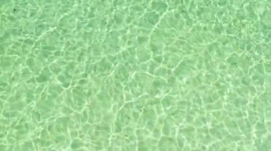 Cennet yaz tatil tropikal deniz su doku yansımaları tarihlerde.