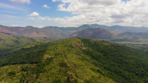Ormanla Kaplı Dağ Tepeleri Olan Dağ Manzarası Filipinler — Stok video