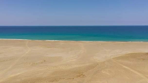Turkuaz Suyu Olan Güzel Bir Deniz Manzarası Sahili Paoay Kum — Stok video