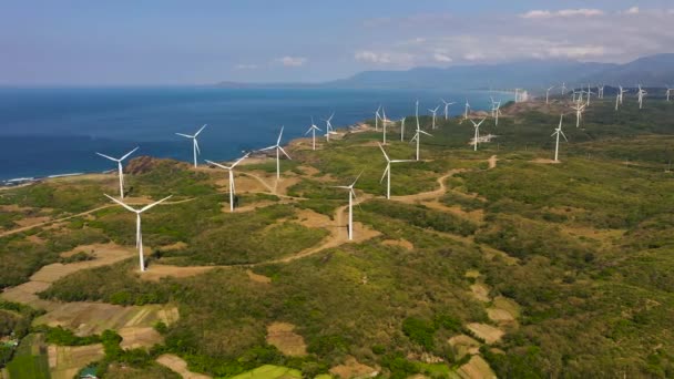 Yenilenebilir Enerji Üretimi Için Yel Değirmenleri Grubunun Hava Görüntüsü Rüzgar — Stok video