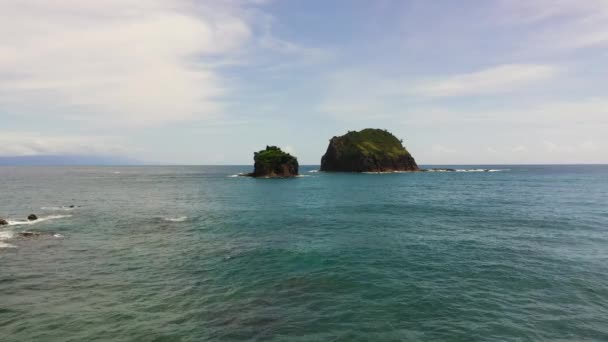 Mała Wyspa Błękitne Morze Santa Ana Cagayan Filipiny — Wideo stockowe